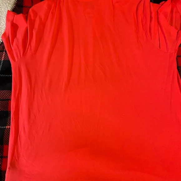 The North Face Men's Vibrant pink Polo Shirt - Picture 6 of 6